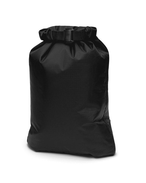 Essential Drybag 8L Black Out