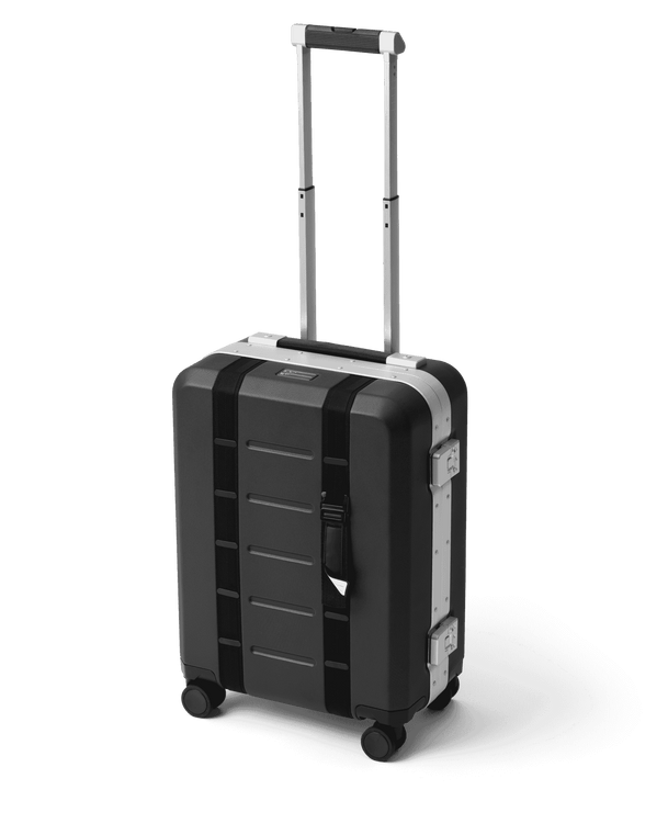 Essential Luggage Tag Black Out
