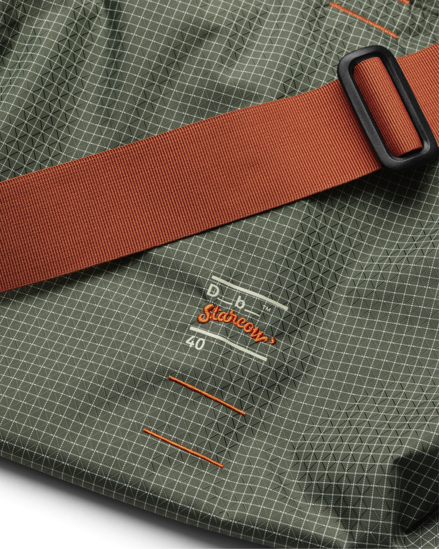 Essential Weekender 40L Db x Starcow