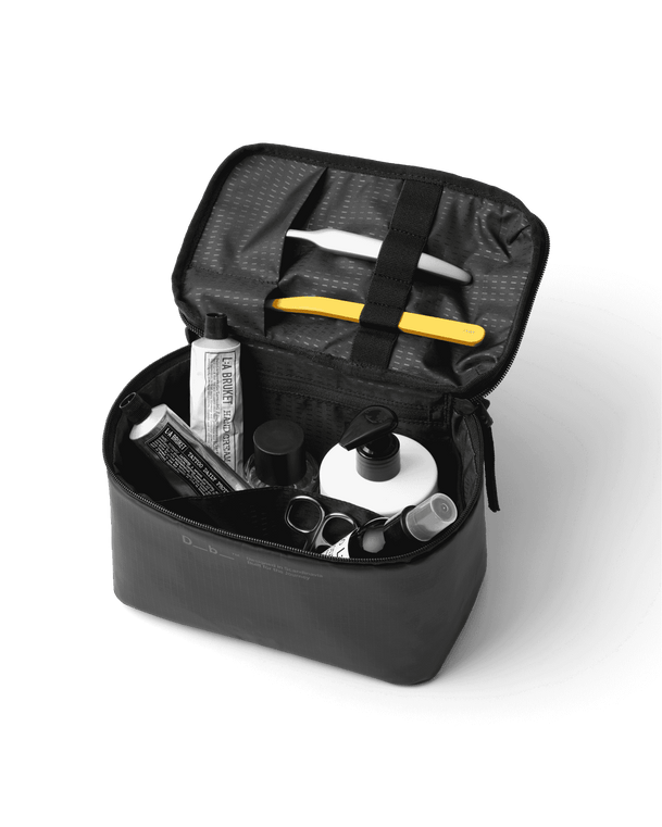 Essential Washbag S Black Out