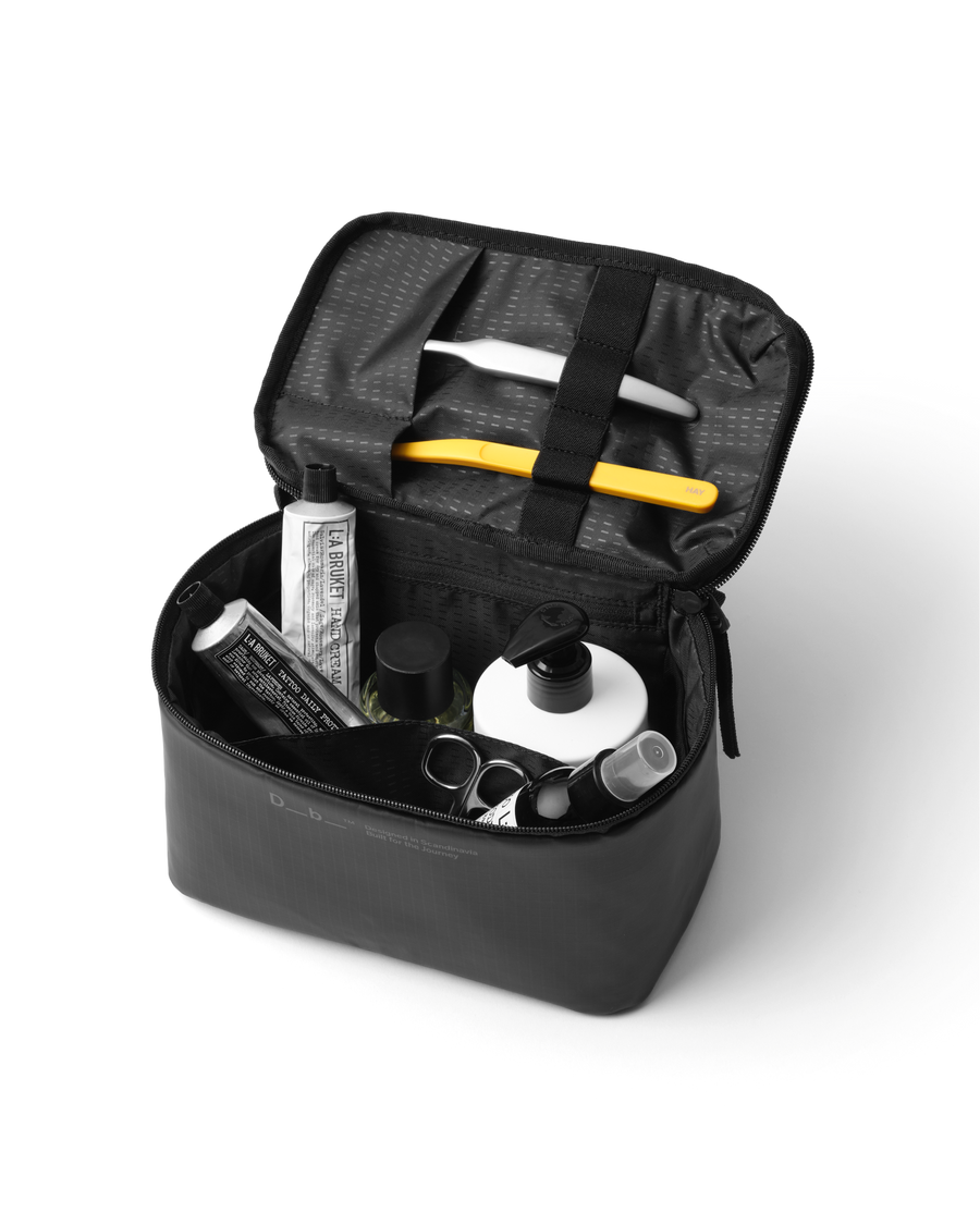 Essential Washbag S Oatmilk