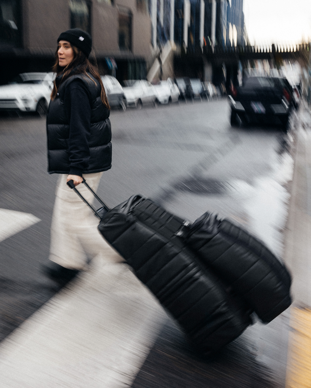 Hugger 1st Generation Roller Bag Check-in 60L Black Out