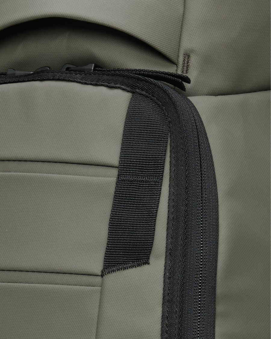 Hugger Backpack 25L Moss Green