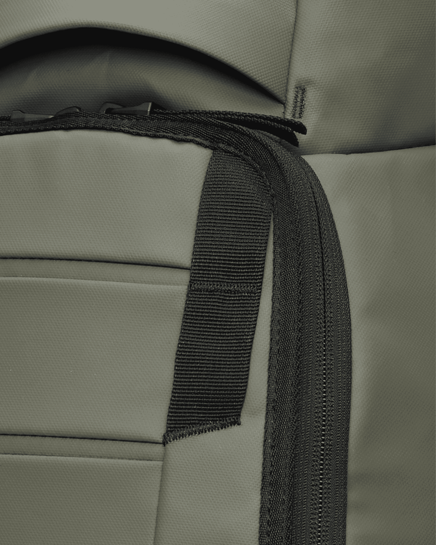 Hugger Backpack 30L Moss Green