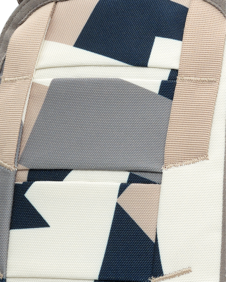 Hugger Backpack 20L Line Cluster