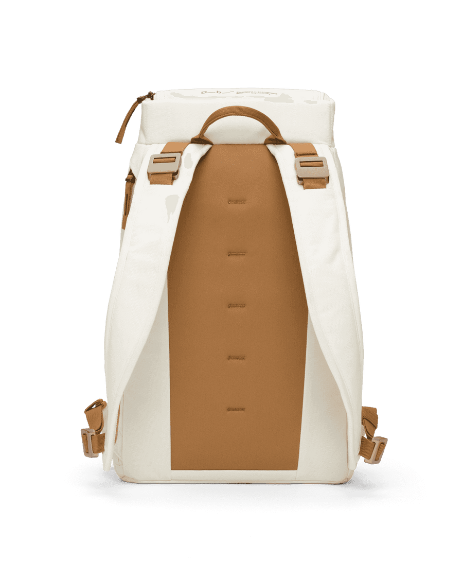 Hugger Backpack 20L Oatmilk