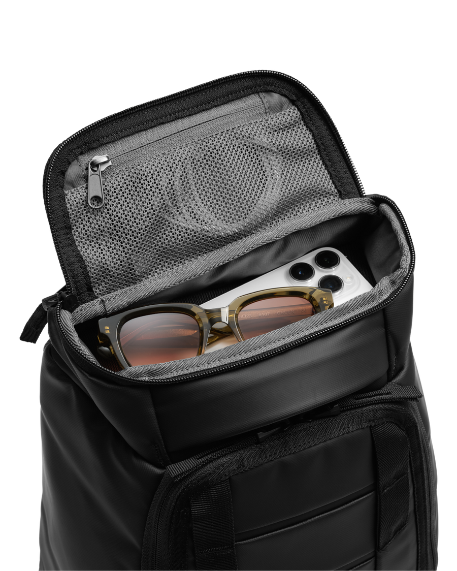 Hugger Backpack 20L Oatmilk