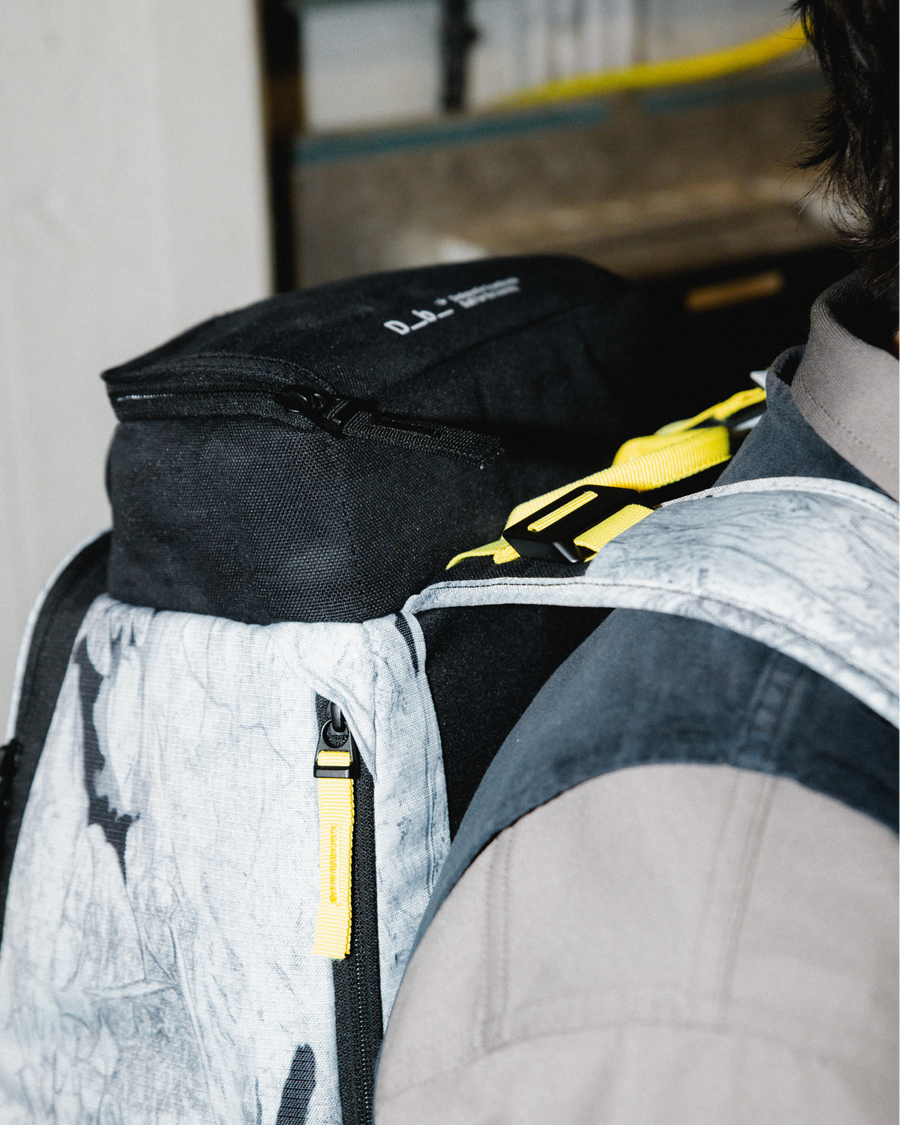 Hugger Backpack 25L Basalt White