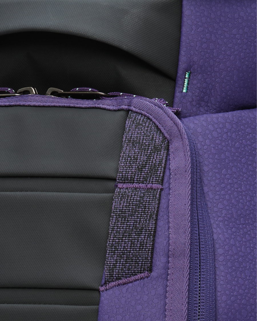 Hugger Backpack 25L Black Purple