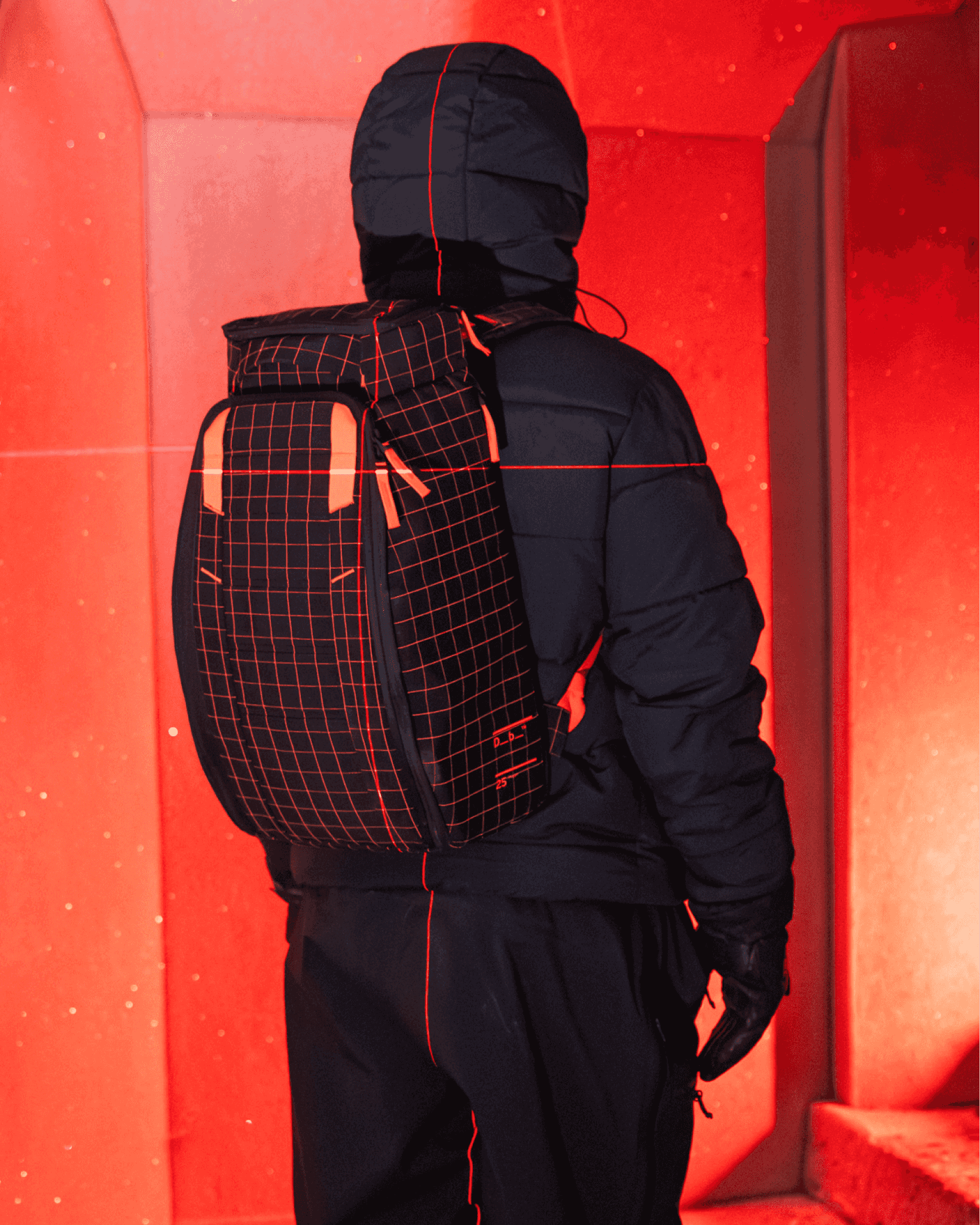 Hugger Backpack 25L Coral Flash | Db Journey US
