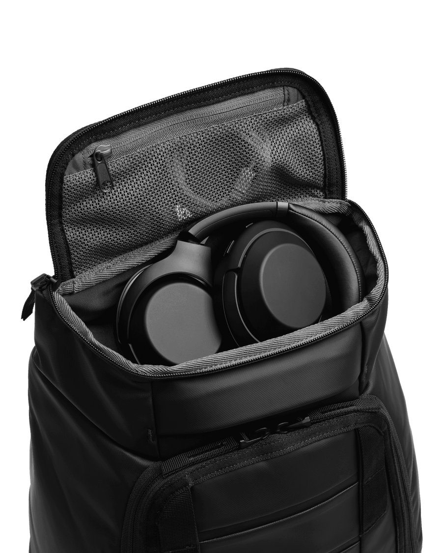 Hugger Backpack 25L Oatmilk