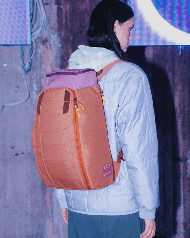Hugger Backpack 25L Sienna Red