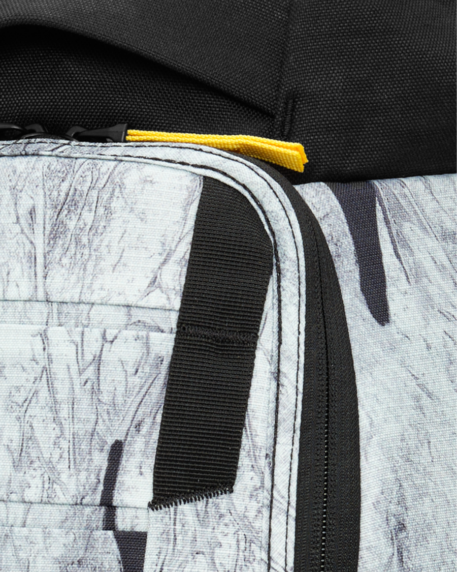 Hugger Backpack 30L Basalt White