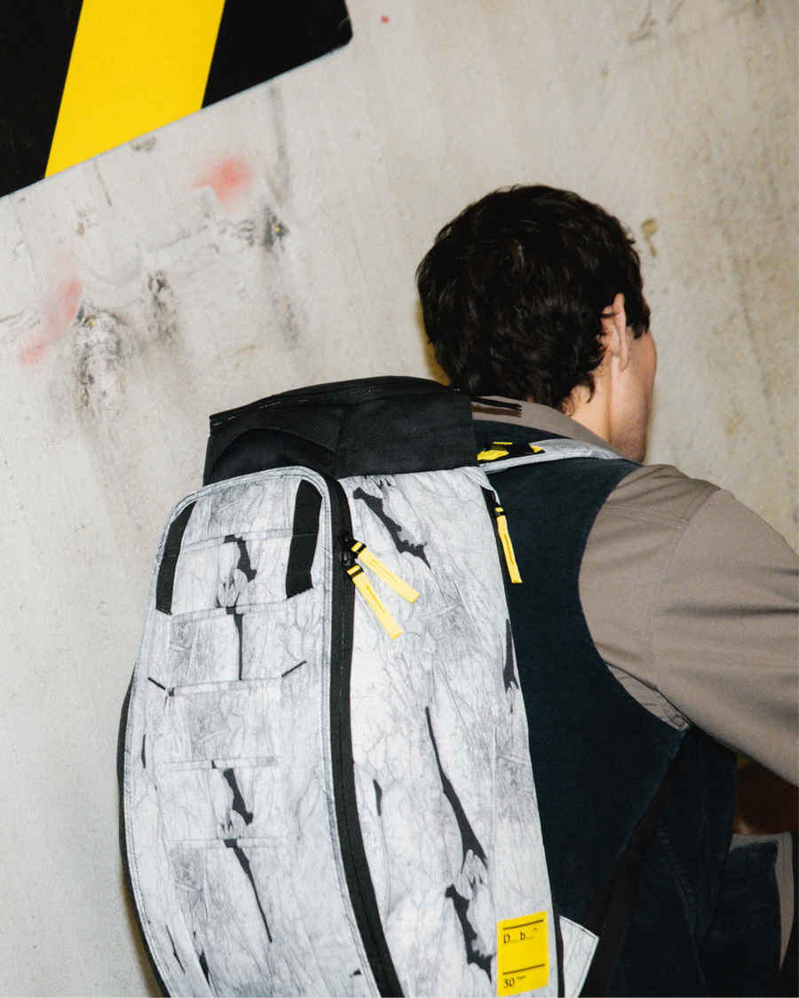 Hugger Backpack 30L Basalt White