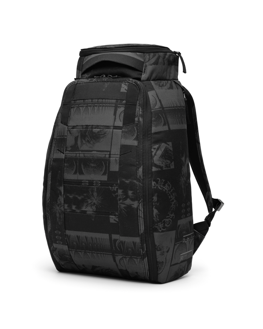 Hugger Backpack 30L Db x Former