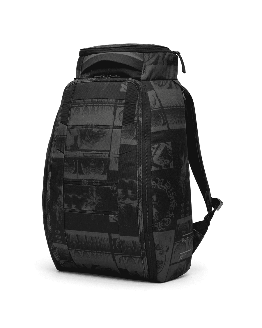 Hugger Backpack 30L Db x Former