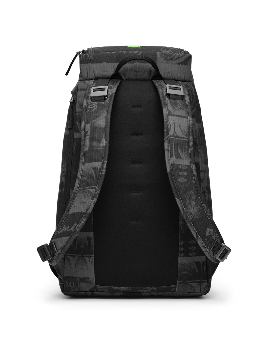 Hugger Backpack 30L Db x Former