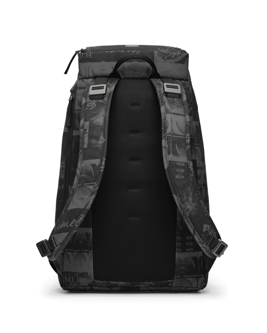 Hugger Backpack 30L Db x Former