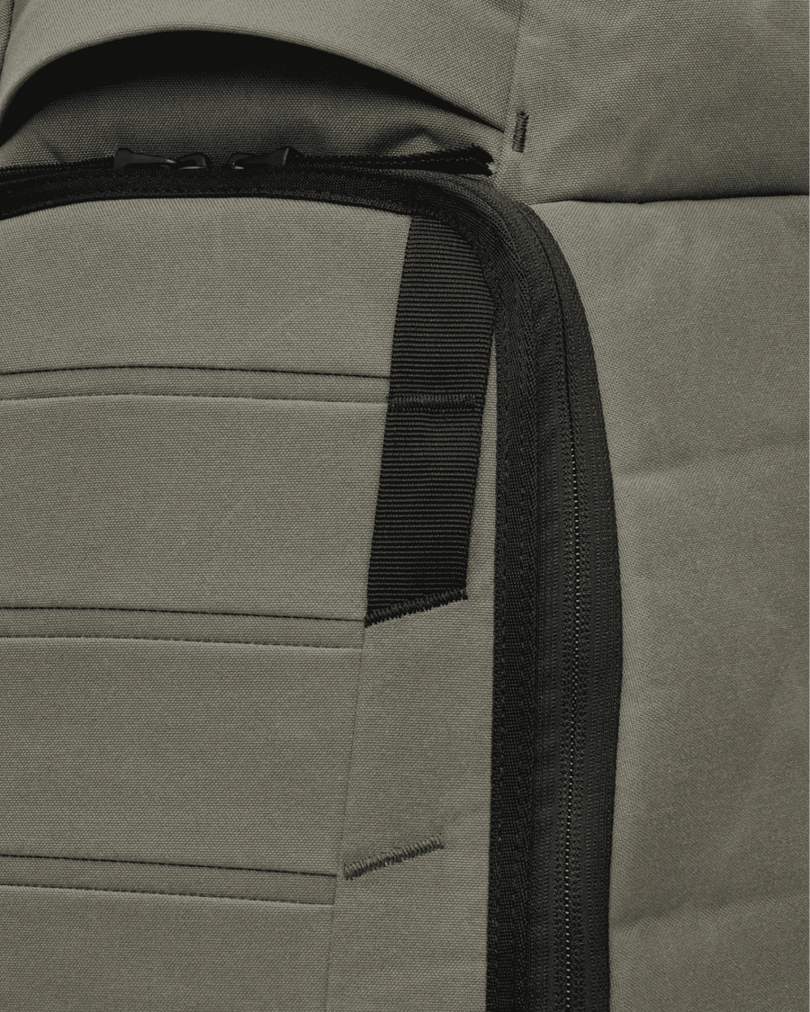 Hugger Backpack 30L Forest Green