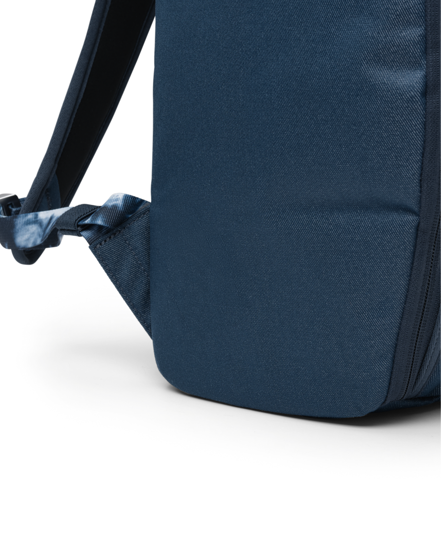Hugger Backpack 30L USA