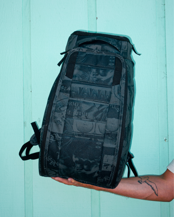 Hugger Backpack 30L Db x Former