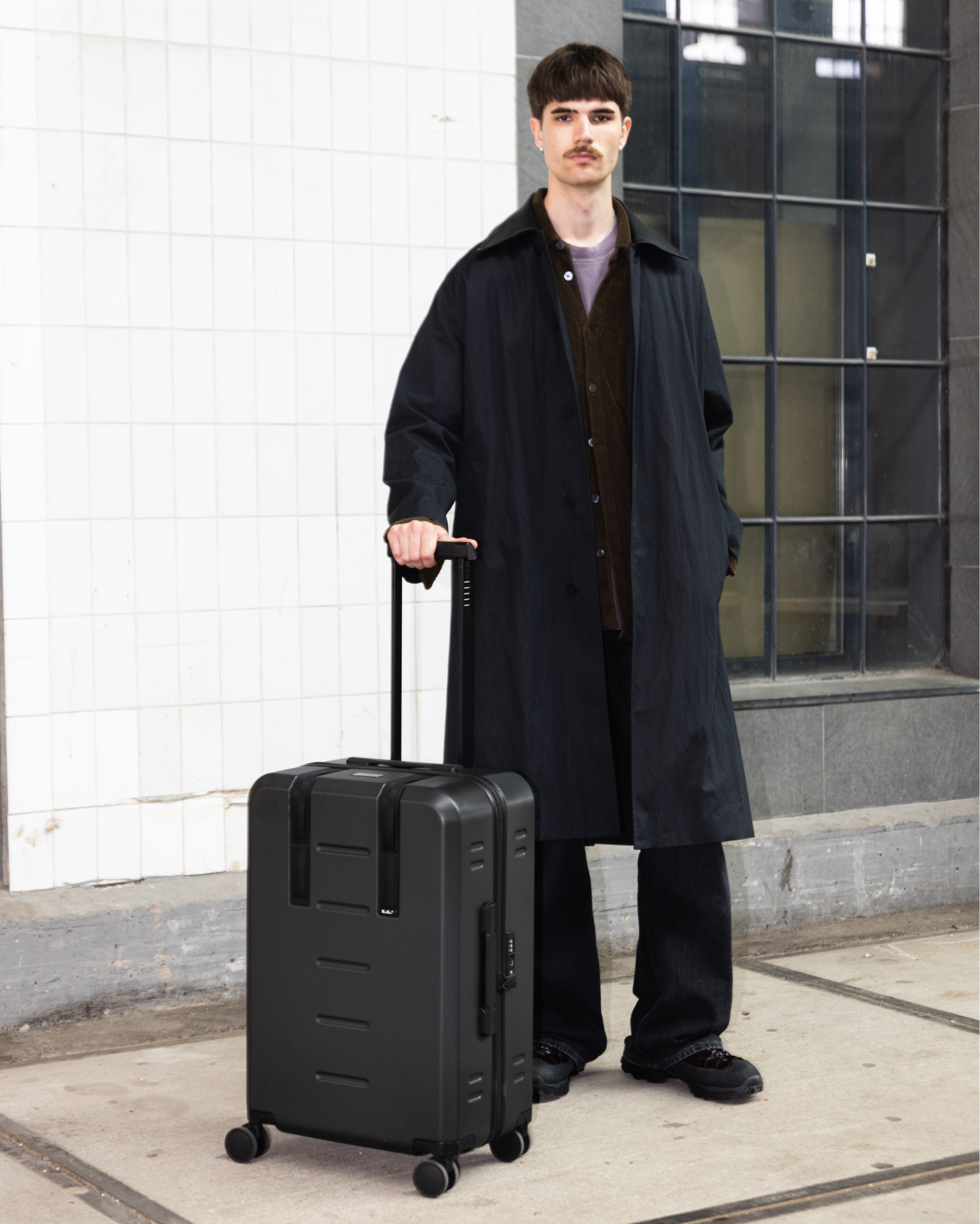 Ramverk Check-in Luggage Medium Black Out | Db Journey US