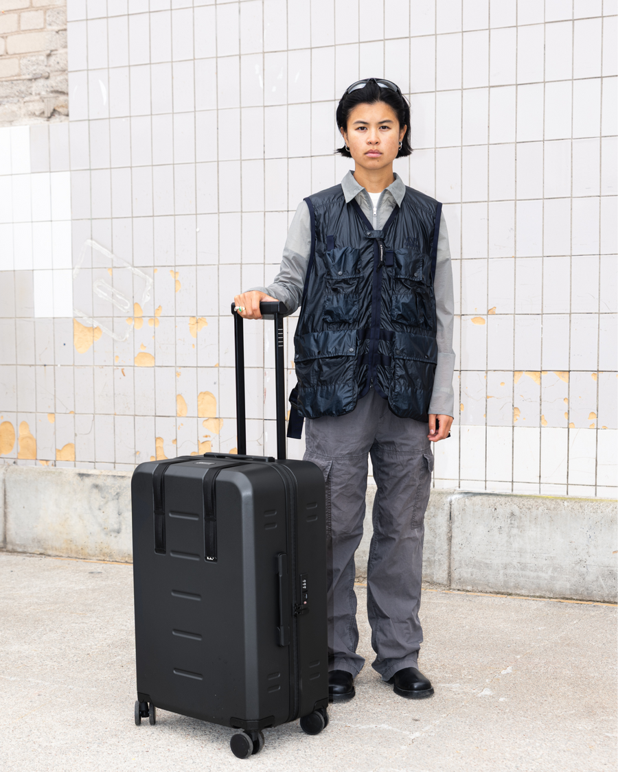 Ramverk Check-in Luggage Medium Black Out