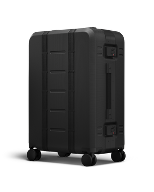 Ramverk Pro Check-in Luggage Medium Black Out