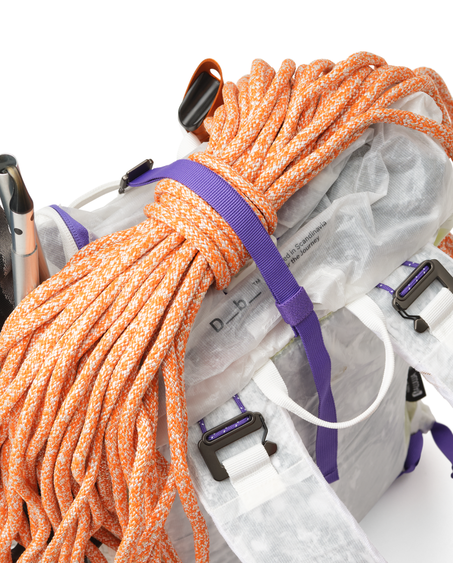 Weigh Lighter Backpack 25L Weigh Darker