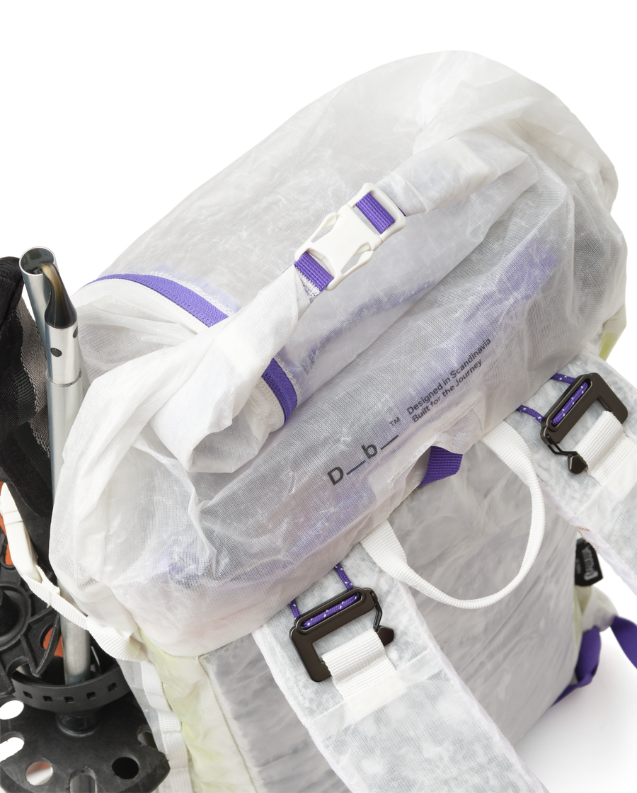 Weigh Lighter Backpack 25L Weigh Darker