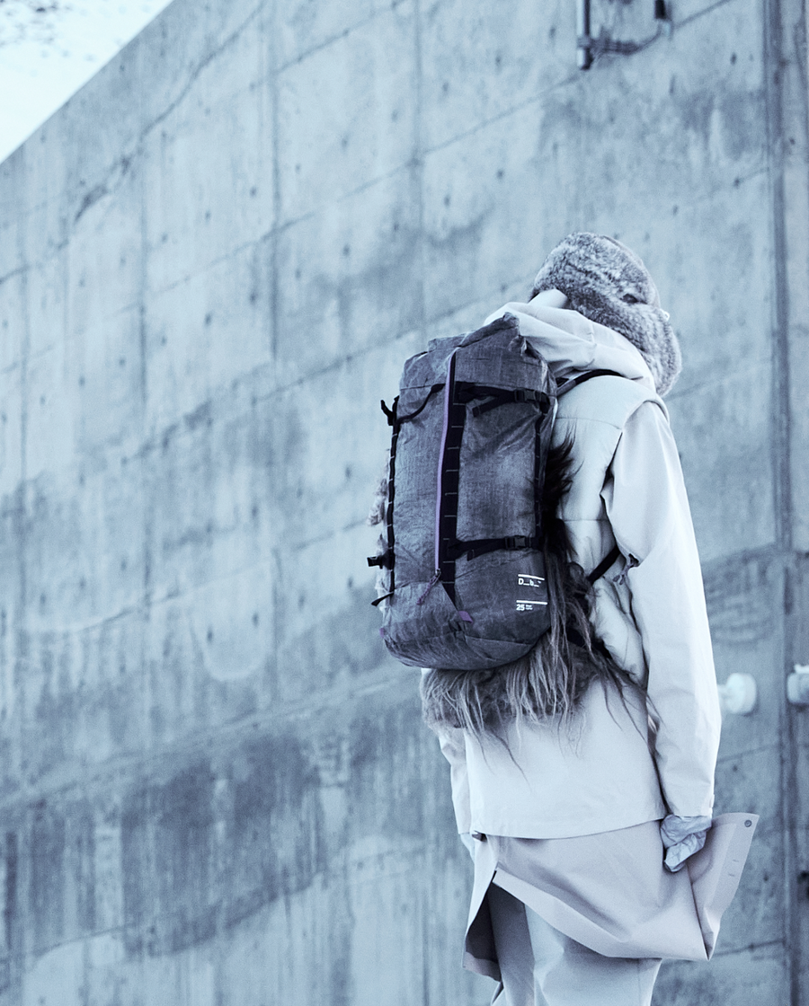 Weigh Lighter Backpack 25L Weigh Darker