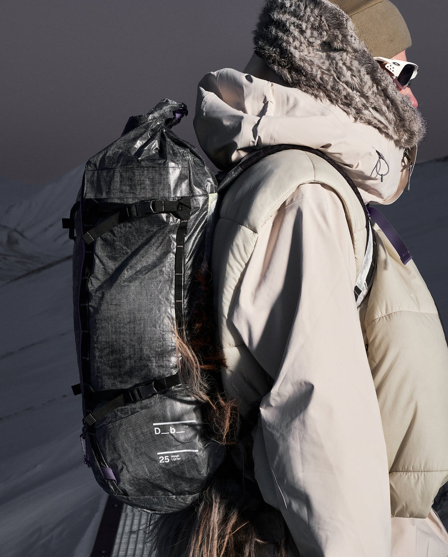 Weigh Lighter Backpack 25L Weigh Darker