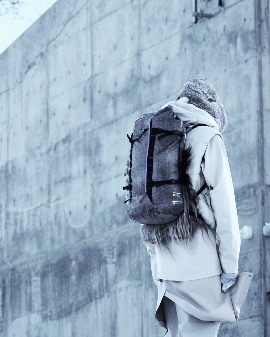 Weigh Lighter Backpack 25L Weigh Darker