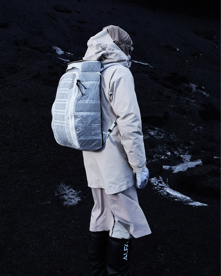 Weigh Lighter Hugger Backpack 30L Monochrome