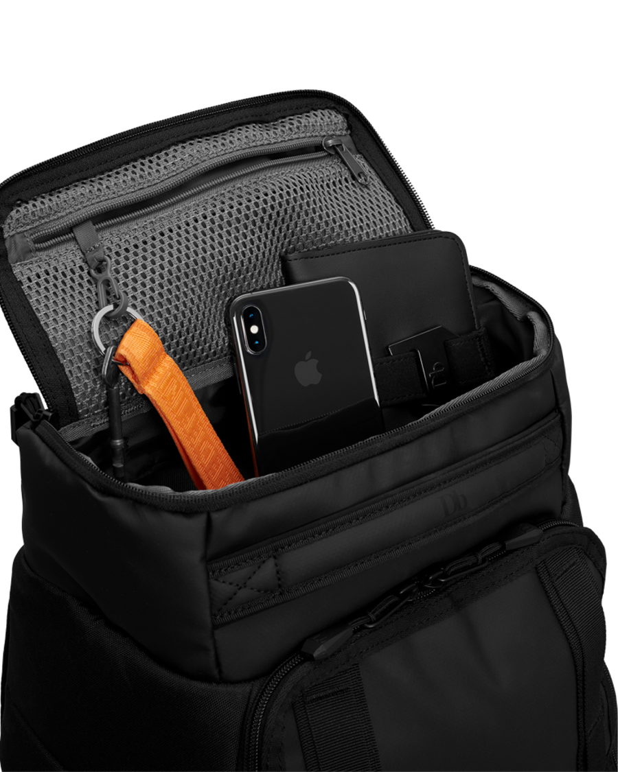 TheStrom30LBackpack-13_fb713ac1-9a1a-4ce3-a0b3-22bbaeb17fa7.png