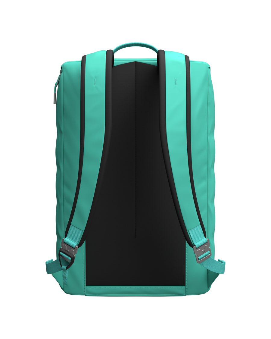 TheVinge15LBackpack-6_88d2cca2-3eda-42d7-b388-a0604011f08c.png