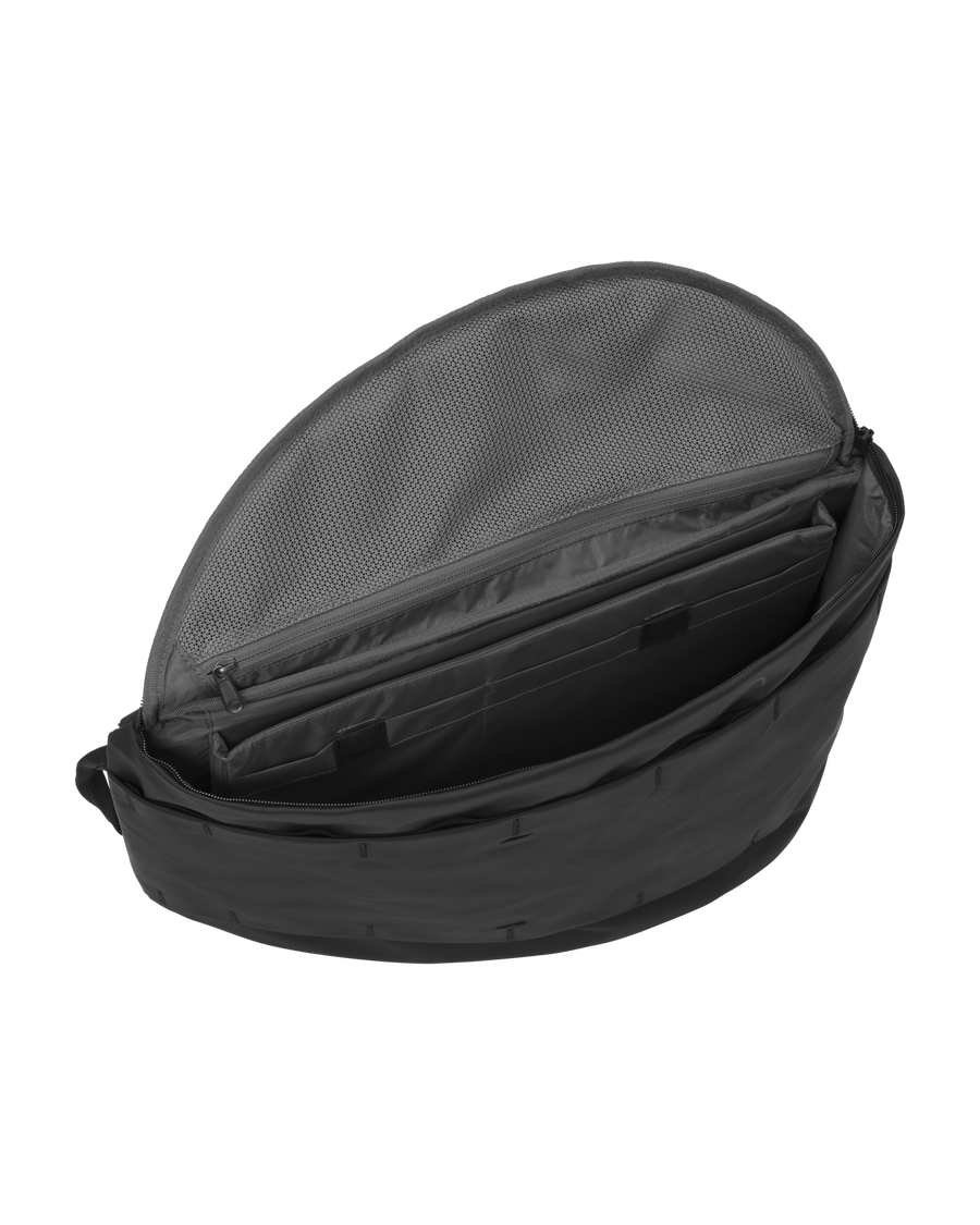 TheVinge15LBackpack-7_171d302a-e6f4-4f4c-b342-740e808b4435.png