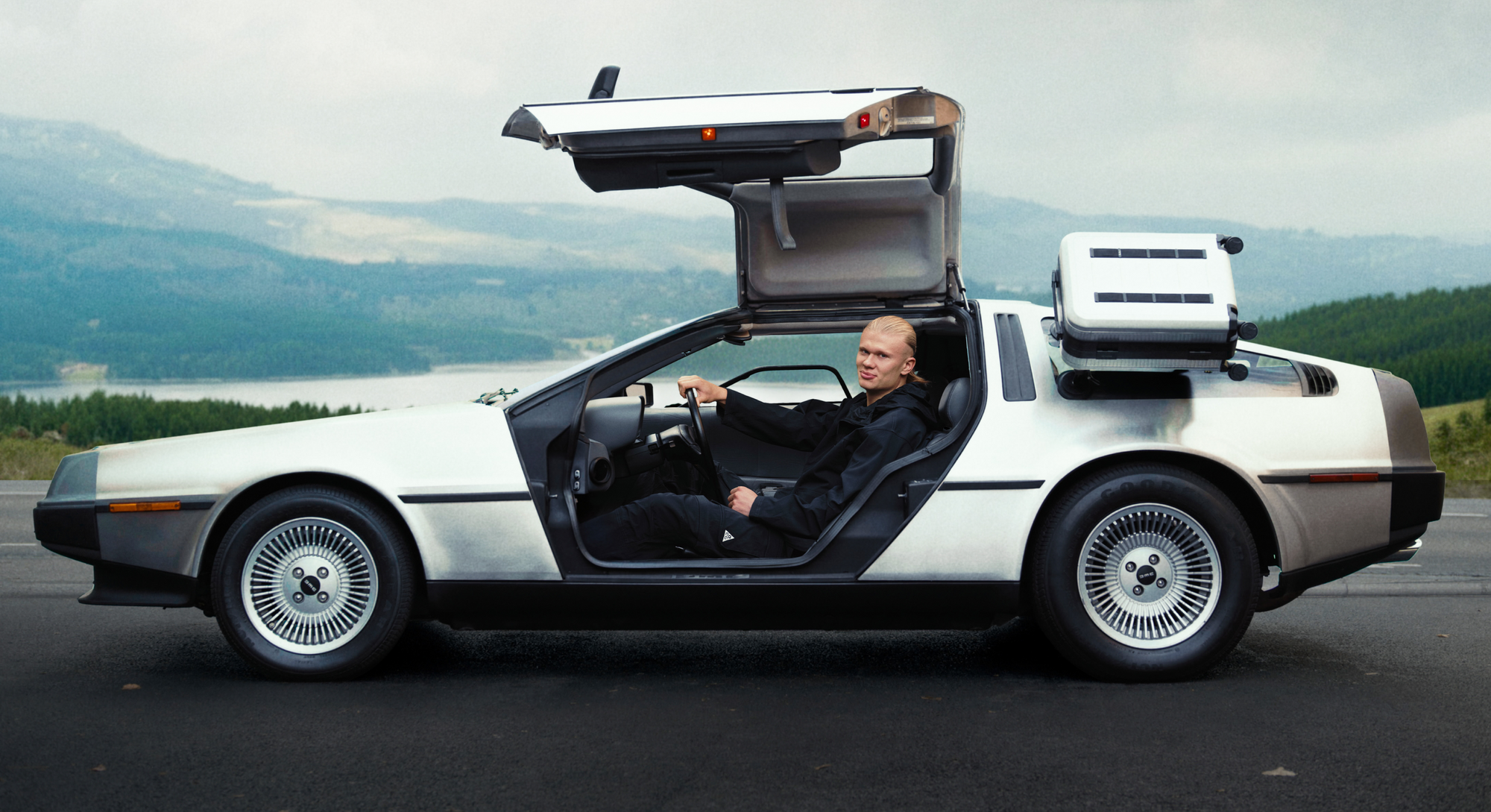 Erling Haaland Answers One of Scandinavia’s Most Popular Questions in Db’s 2025 Holiday Campaign