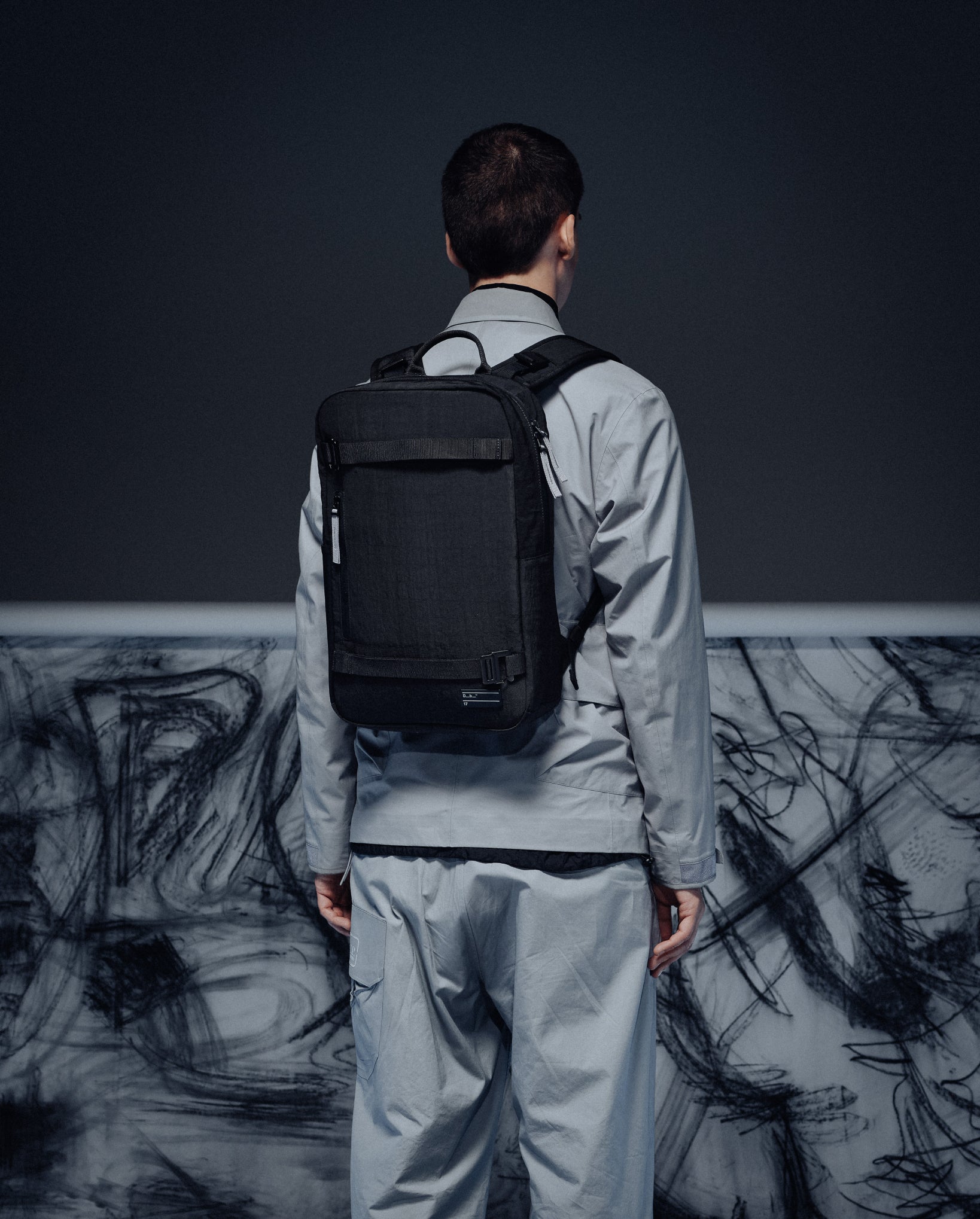 バッグ17 Daypack 17L Charcoal Grey | Db Journey US