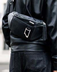 Entour Sling 6L Chrome Black