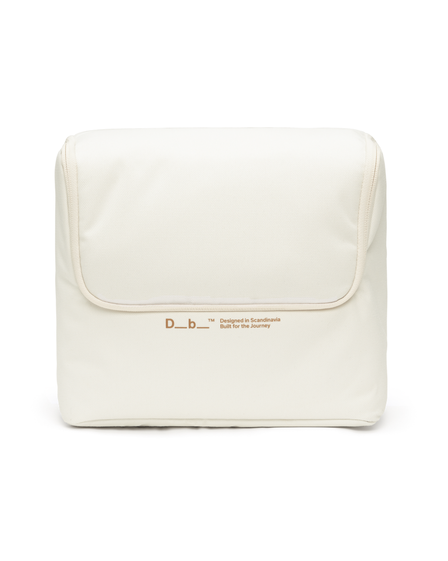 Essential Washbag M Oatmilk