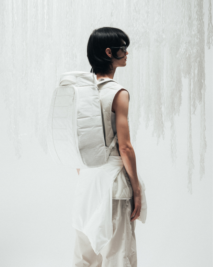 Hugger Backpack 30L Clean Slate_13.png