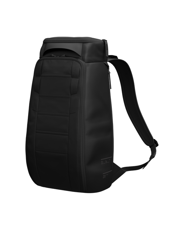 Hugger Backpack 20L Black Out