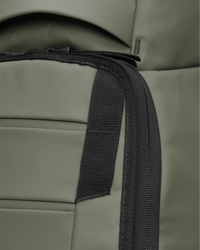 Hugger Backpack 25L Moss Green