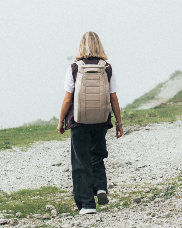 Hugger Backpack 30L Fogbow Beige