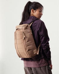 Hugger Backpack 20L Affogato Brown
