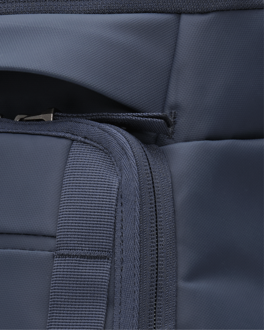 Hugger Backpack 20L Blue Hour