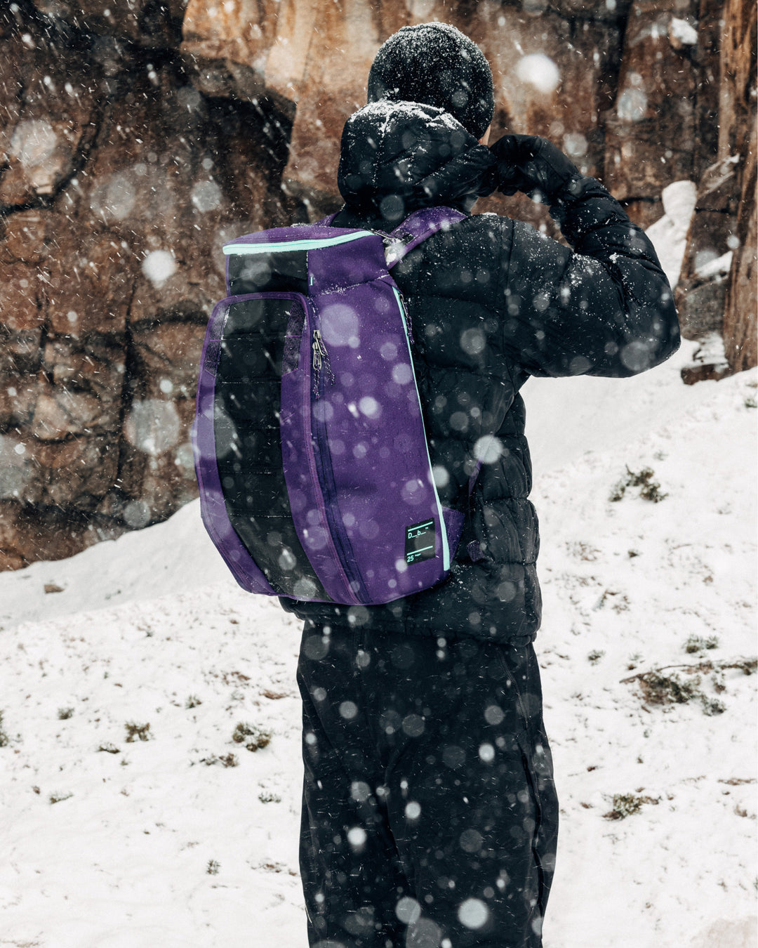 Hugger Backpack 25L Black Purple