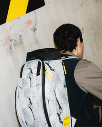 Hugger Backpack 30L Basalt White