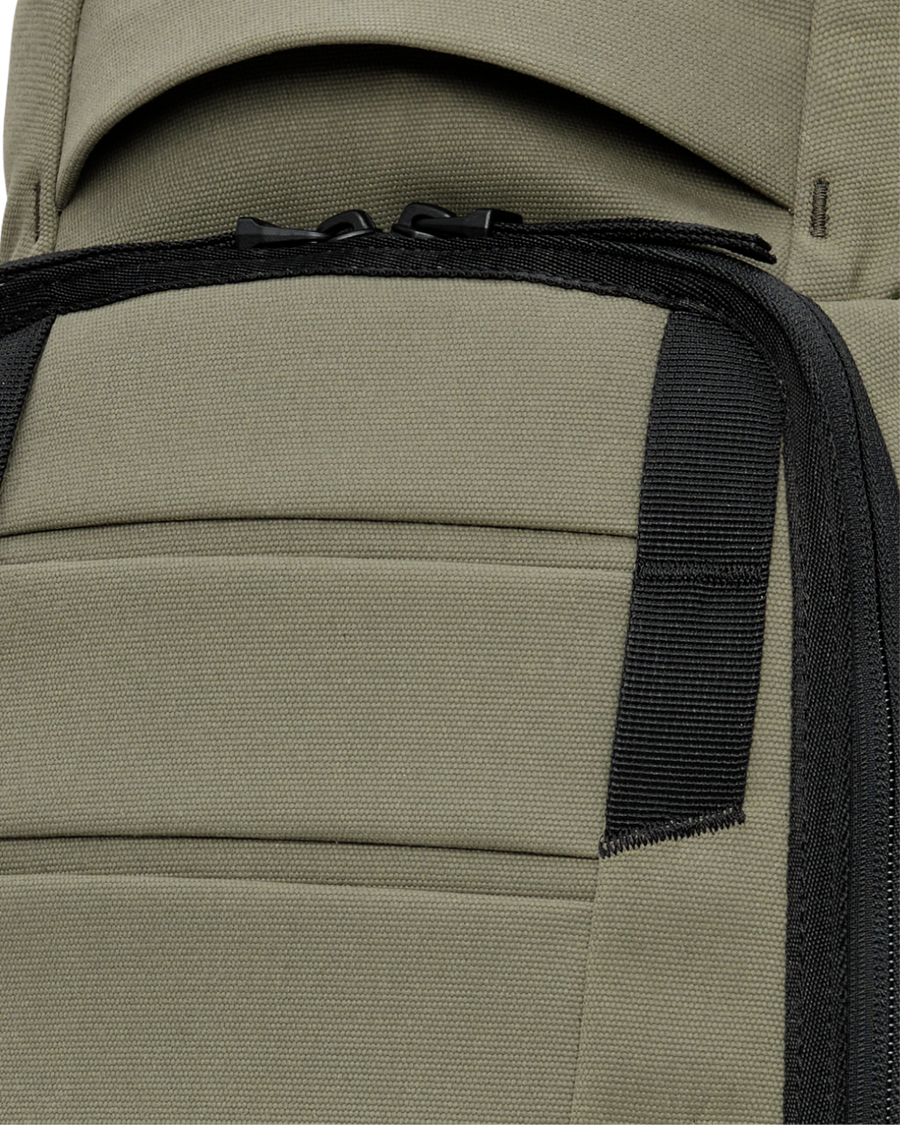 Hugger Backpack 30L Mash Green